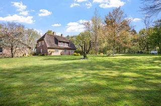 Haus kaufen in 24980 Hörup, Traumhaftes Reetdachhaus auf parkartigem Grundstück mit Privatwald!