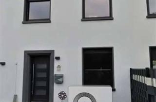 Haus kaufen in 47652 Weeze, Kapitalanlage oder Eigenheim – modernisiertes Reihenmittelhaus mit PV-Anlage