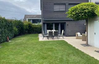 Haus mieten in Kerbelweg, 80995 Feldmoching-Hasenbergl, Exklusives Reiheneckhaus (200 m²) mit PV, Wärmepumpe, großem Garten & Garage – München Fasanerie