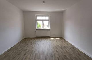 Wohnung mieten in 06116 Halle, Neu sanierte große 2-Zimmerwohnung - 1. OG links