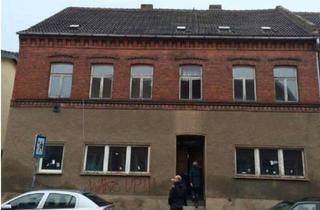 Mehrfamilienhaus kaufen in 39288 Burg, Burg - Mehrfamilienhaus mit großem Sanierungspotenzial in Burg