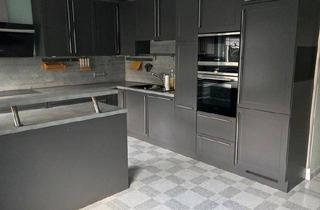 Wohnung kaufen in 45899 Gelsenkirchen, Gelsenkirchen - Eigentumswohnung 130 qm leer