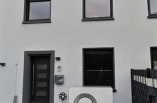Haus kaufen in 47652 Weeze, Weeze - Kapitalanlage oder Eigenheim - modernisiertes Reihenmittelhaus mit PV-Anlage