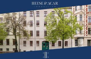 Wohnung kaufen in Torstraße, 10119 Berlin, Berlin - Hübsche Altbauwohnung an der Torstraße mit 2 Zimmern und kleiner Terrasse - aktuell vermietet