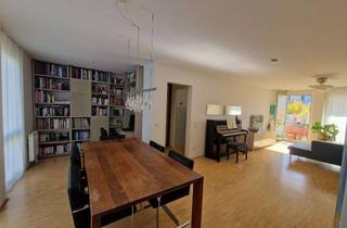Wohnung kaufen in 85774 Unterföhring, Lichtdurchflutetes Wohnglück in Unterföhring: Attraktive Etagenwohnung mit XL-Balkon