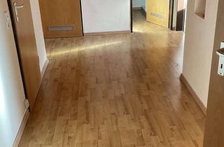 Wohnung kaufen in Viereichenweg 31, 70569 Vaihingen, Lebendiges ruhiges Stadterlebnis: 3-Zimmer-Wohnung nahe an der Universität und S-Bahn
