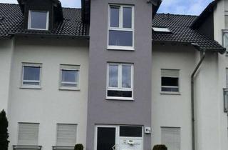 Wohnung mieten in Schatthäuser Straße 81/1, 69168 Wiesloch, Modernisierte Wohnung mit drei Zimmern sowie Balkon und Einbauküche in Wiesloch