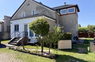 Einfamilienhaus kaufen in 15370 Fredersdorf-Vogelsdorf, Zuhause mit Geschichte & Perspektive: Einfamilienhaus mit Einliegerwohnung auf großem Grundstück