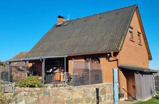 Haus kaufen in 17309 Papendorf, Sie werden es lieben - Jung, mit Kamin, Terrasse, voll unterkellert