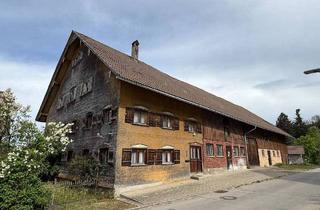 Bauernhaus kaufen in 88316 Isny, Isny im Allgäu - Sanierungsbedürftiges Bauernhaus in einem Teilort von Isny * 900 m² Wohn- und Nutzfläche *