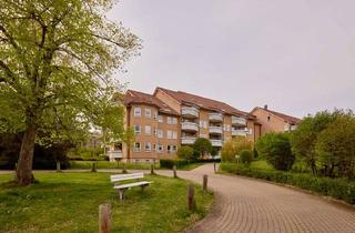 Wohnung kaufen in 75365 Calw, Sonnige 2-Zi.-Wohnung im Seniorenpark Wimberg mit Balkon & Grünblick