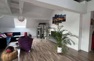 Wohnung kaufen in 72631 Aichtal, Architektonische Maisonette mit Dachterrasse – Privatsphäre in bester Lage von Aichtal