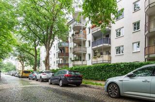 Wohnung kaufen in Landsberger Allee, 13055 Alt-Hohenschönhausen, 4-Zimmer-Familienwohnung mit Balkon: fußläufig von der Landsberger Allee entfernt
