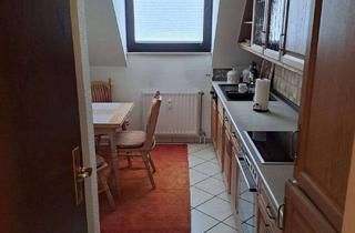 Wohnung kaufen in Emscherfstr. 11, 42697 Ohligs-Aufderhöhe, Attraktives Wohnen: 2-Zimmer-Dachgeschosswohnung mit Balkon