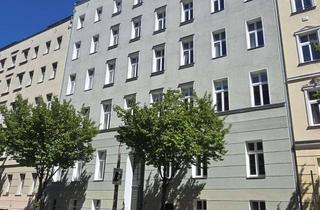 Wohnung kaufen in Zionskirchstraße 53, 10119 Mitte, Sanierte 3-Zimmer-Altbauwohnung mit Balkon & Aufzug in Berlin-Mitte, provisionsfrei