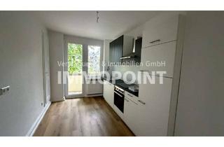 Wohnung mieten in Lorenzstr., 76135 Südweststadt, ** Erstbezug nach Sanierung! - WG-geeignete, möblierte 3-Zimmer-Wohnung mit zwei Balkonen! **