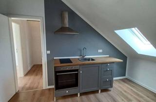 Wohnung mieten in Willstraße, 90429 Nürnberg, Freundliche, renovierte 2-Zimmer-Dachgeschosswohnung in zentraler Lage