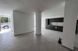 Wohnung mieten in 71554 Weissach, Modernisierte 3,5 Zi- Whg mit Hobbyraum, Einbauküche und separaten Eingang