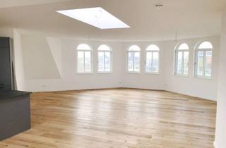 Wohnung mieten in Havelberger Straße 16a, 10559 Tiergarten, Sonnige 4-Zi.-DG-Whg. mit offener EBK + Terrasse !!! 2 Bäder, Parkettboden, Aufzug !!!