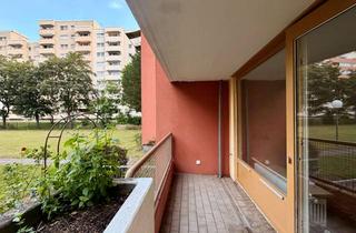 Sozialwohnungen mieten in Skarbinastraße 59, 12309 Lichtenrade, !!! WBS mit Besonderem Wohnbedarf !!! Charmante 1-Zimmer-Wohnung mit großem Balkon, Fischgrätparkett