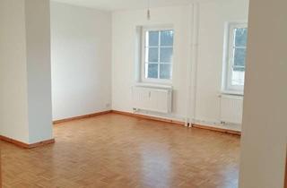 Wohnung mieten in Ernst-Thälmann-Straße 107, 15344 Strausberg, Großzügig geschnittene 2 Zimmerwohnung in der Villenvorstadt direkt am Naturschutzgebiet