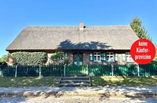 Einfamilienhaus kaufen in 17392 Spantekow, HORN IMMOBILIEN ++ RESERVIERT! charmantes Reetdachhaus mit Nebengebäude und schönem Grundstück