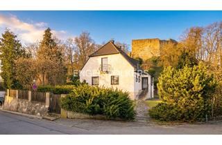Haus kaufen in 93093 Donaustauf, Altbestand auf idyllisch gelegenem Grundstück in einzigartiger Lage an der Burg Donaustauf
