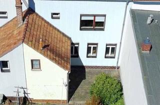 Reihenhaus kaufen in 08393 Meerane, Mit Fleiß und Schweiß zur Wohlfühloase!Schönes Reihenhaus mit kleinem Garten und Hof.