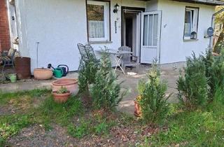 Haus kaufen in 07381 Pößneck, Idyllisch gelegenes Wochenendgrundstück mit Bungalow am Waldrand
