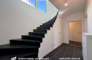 Einfamilienhaus kaufen in 97456 Dittelbrunn, Renoviertes freistehendes Einfamilienhaus mit großem garten und Garage in Dittelbrunn