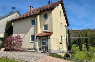 Anlageobjekt in 66287 Quierschied, Renditestarkes Mehrfamilienhaus mit Baugrundstück mit parkähnlicher Gartenanlage
