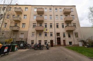 Immobilie kaufen in 12107 Berlin, Attraktive Investmentchance: Vermietete Gewerbeeinheit im Berliner Altbau mit Gartenfläche