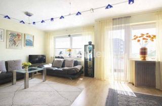 Wohnung kaufen in 32758 Detmold, Frei werdende, modernisierte 3-Zimmer-Wohnung mit Balkon – flexibel nutzbar