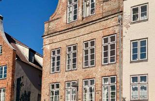 Wohnung kaufen in An Der Obertrave 12, 23552 Innenstadt, Altstadtwohnung direkt an der Trave – Blick auf Salzspeicher und Holstentor-Türme, 89 m², bezugsfrei
