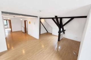 Wohnung mieten in Leonhard-Hausmann-Straße 60, 86157 Pfersee, Optimal für Familien! 4-Zimmer-Dachgeschosswohnung mit Balkon Pfersee