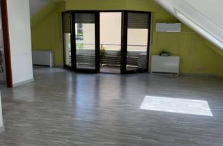 Wohnung mieten in Mozartstrasse, 76530 Innenstadt, Gepflegte Dachgeschosswohnung mit zwei Zimmern sowie Balkon und EBK in Baden-Baden