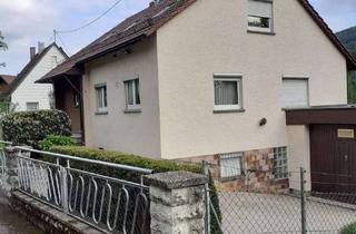 Einfamilienhaus kaufen in 71560 Sulzbach, Großzügiges und freistehendes Einfamilienhaus am Ortsrand mit Werkstatt