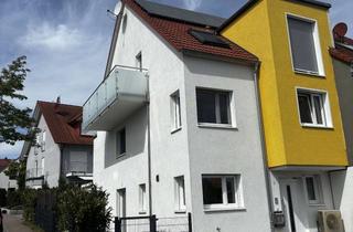 Haus mieten in Pfarrer-Göring-Straße, 63768 Hösbach, Moderne Doppelhaushälfte in Hösbach