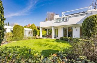 Wohnung kaufen in 82031 Grünwald, Stilvolle Gartenwohnung in exklusiven Villenensemble