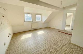 Wohnung kaufen in 90429 Nürnberg, Handwerker aufgepasst: Dachboden zum Ausbau einer 3-Zimmer-Wohnung in Nürnberg-Gostenhof