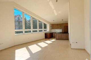 Wohnung mieten in Weinstraße 16/2, 74172 Neckarsulm, Helle, moderne 2,5-Zimmer-Dachgeschosswohnung mit Terrasse – zentral in Neckarsulm