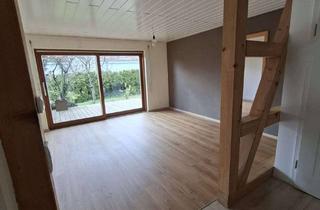 Wohnung mieten in 71277 Rutesheim, Sehr helle und modernisierte 2,5-Zimmer-Wohnung mit eigenem Garten und Garage am ruhigen Ortsrand