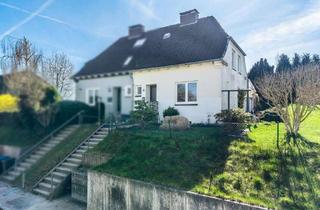Doppelhaushälfte kaufen in Flintbeker Straße 38, 24113 Gaarden-Süd, Doppelhaushälfte in sonniger Hanglage mit Entwicklungspotential