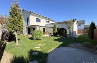 Haus kaufen in 89264 Weißenhorn, Exklusives Niedrigenergiehaus mit Traumgarten und stilvollen Wohnambiente!