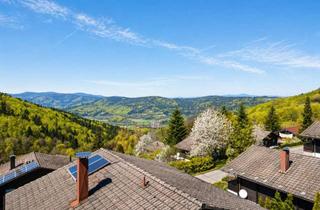 Haus kaufen in 94572 Schöfweg, Feriengefühl mit Weitblick – vielseitiges Zweifamilienhaus in Traumlage