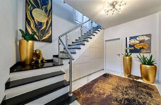Haus kaufen in 55543 Bad Kreuznach, ZWEIFAMILIENHAUS DER SUPERLATIVE! Haus mit Aufzug und 3 Garagen in bester Nachbarschaft