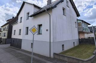 Doppelhaushälfte kaufen in 66287 Quierschied, Großzügige Einfamilien-Doppelhaushälfte mit 4 Garagen und großem Garten