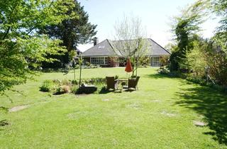 Haus kaufen in 25436 Tornesch, Tornesch - zeitlos und besondere Immobilie mit viel Platz auf traumhaftem Grundstück - ruhige Lage