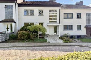 Reihenhaus kaufen in 45549 Sprockhövel, Ruhiges Reihenhaus mit Dachausbau, Terrasse und Sauna – flexibel nutzbar
