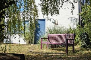 Haus kaufen in Am Schenkenfeld 17, 97209 Veitshöchheim, Großzügiges Reihenendhaus mit Einliegerwohnung, Garten, Kamin & Sauna